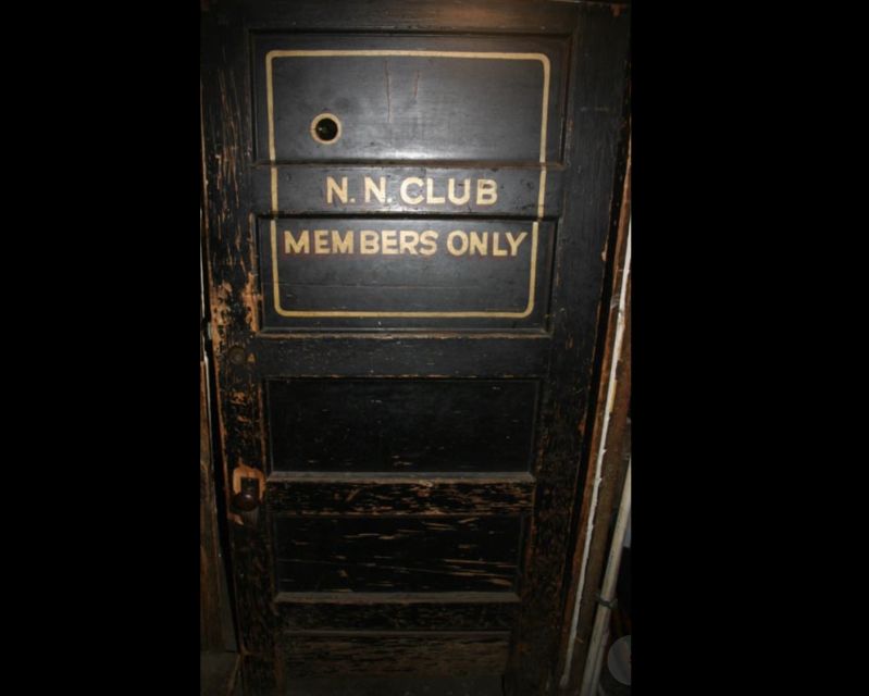 Chicago: 3-Hour Private Speakeasy Cocktail VIP Tour - Secret passages make the history physical