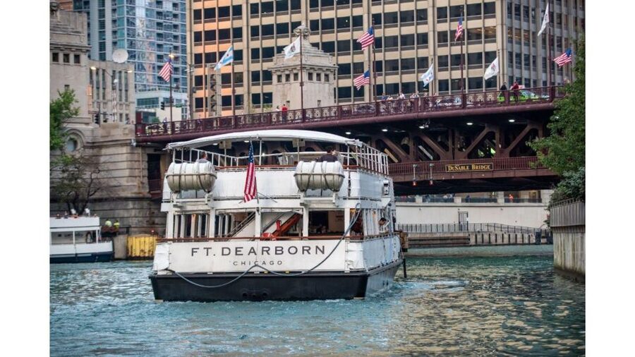 Chicago: Architecture Boat Tour with Drinks - Why the Chicago River is the right classroom