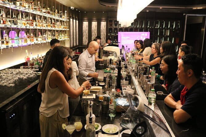 Cocktail Academy in Bangkok - Learning the ropes at Sukhumvit 26