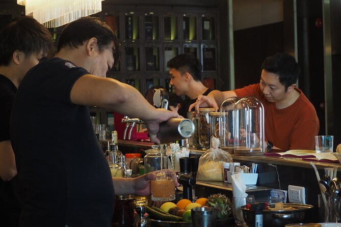Cocktail Academy in Bangkok - The social side of the class