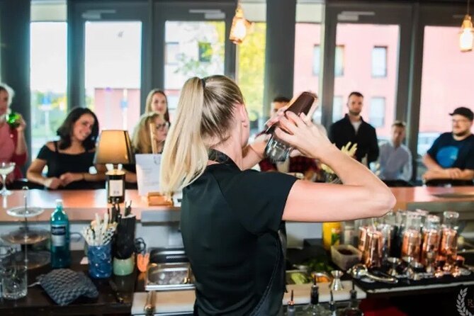 Cocktail course Mallorca - Signature drinks and homemade ingredients