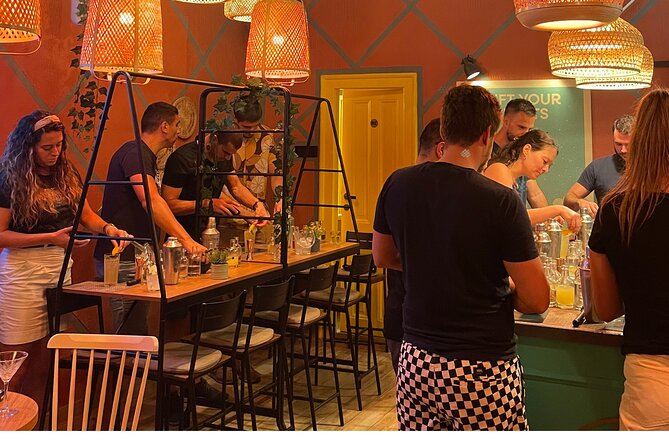 Cocktail Workshop in the heart of Belgrade - The First Cocktail: Learning the Basic Method