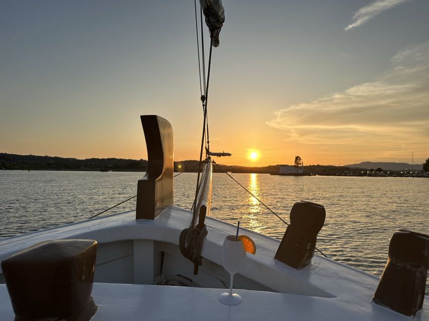 Corfu: Sunset Cruise on Classic Boat with Cocktails & Snacks - The old fortress and Garitsa Bay from the water