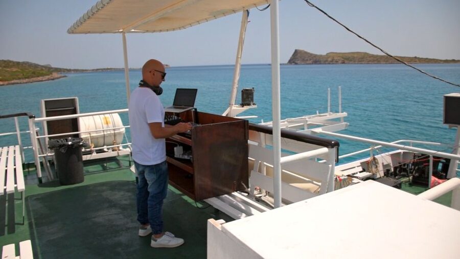 Crete: Mirabello Bay Cruise with Onboard Cocktail - Kolokytha Beach and 75 minutes in the water