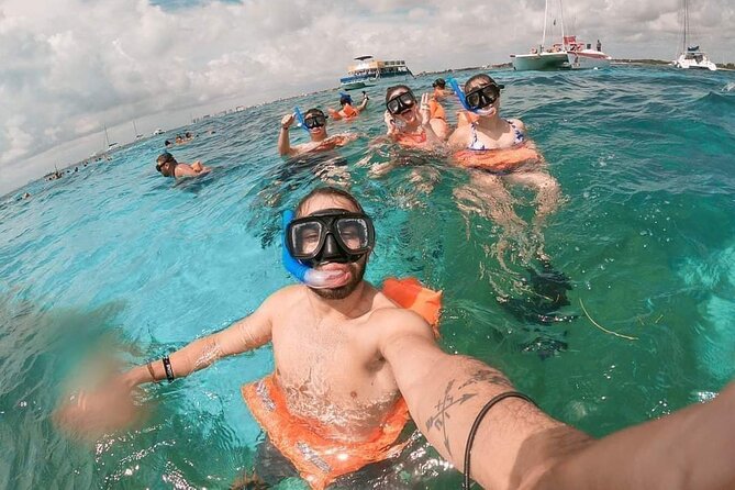 Deluxe Catamaran to Isla Mujeres, with Drinks, Snorkel & Buffet - Timing, transport, and what to bring