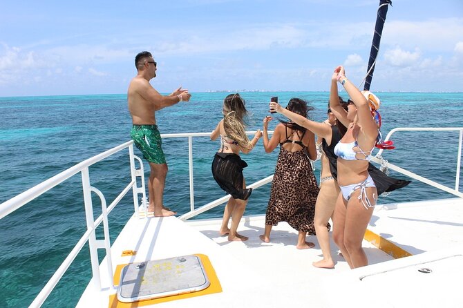 Deluxe Catamaran to Isla Mujeres with Open Bar from Cancun - Who will enjoy this catamaran day