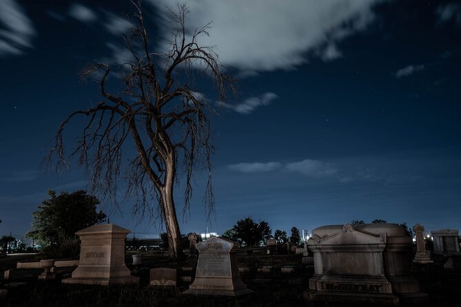 Denver: Spirits & Spirits Haunted Pub Crawl - Starting at Pub on Penn