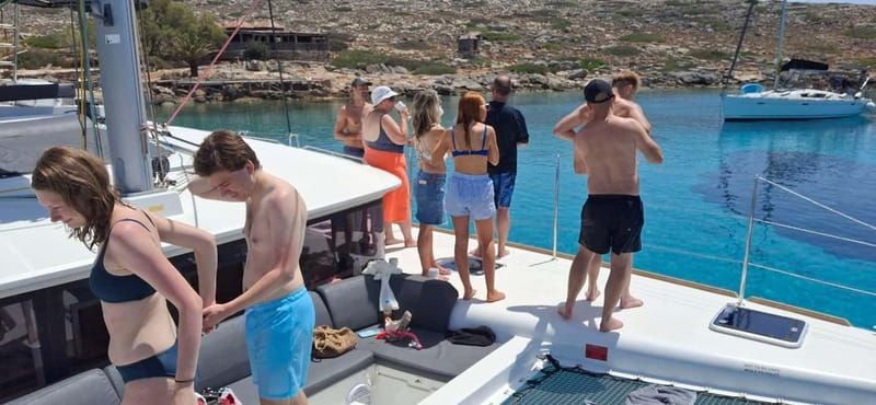 Dia Island Catamaran – Premium Lunch, Open Bar, Small Group - Who should book this cruise?