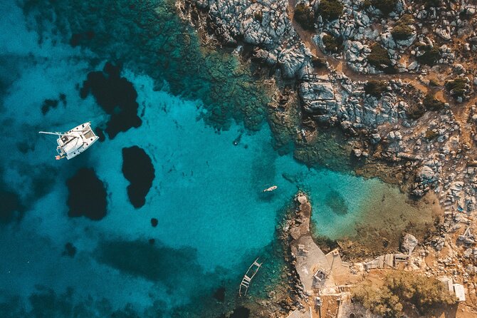 Dia Island Catamaran – Premium Lunch, Open Bar, Small Group - Meeting the boat in Heraklion