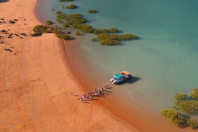 DINOSAUR ADVENTURE CRUISE - With Beachside Tapas and Cocktails - Guides who make the history easier to follow
