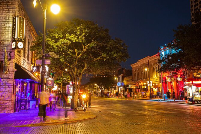 Downtown Austin Live Music Pub Crawl - Small groups help, but do not guarantee an easy night