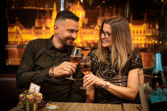 Drinks and Folklore Show Cruise in Budapest - A two-hour route with a manageable group size