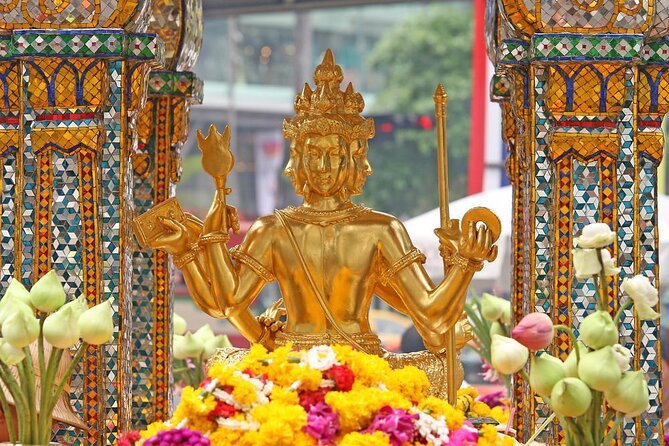 Drinks & Bites in Bangkok Private Tour - Chicken rice and the neighborhood shrines