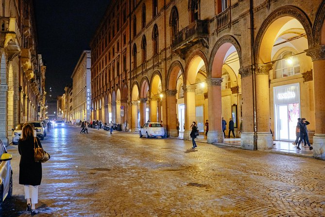 Drinks & Bites in Bologna Private Tour - The private format and the value of $167.20