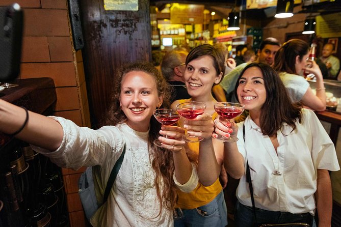 Drinks & Bites in El Born Private Tour - A local host who can shape the night