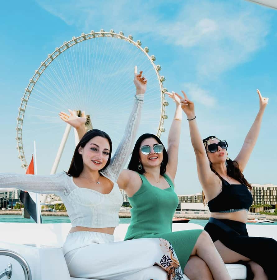 Dubai: Instagrammable Yacht Tour with Drinks & Ain/JBR Views - Simple Ways To Get More From the Hour