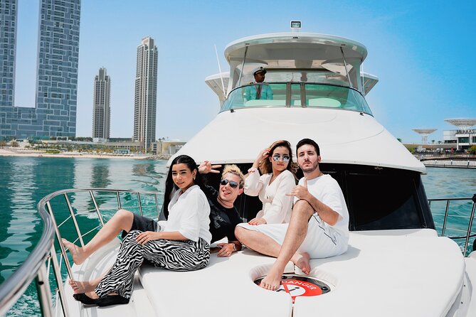 Dubai Marina 1hr Yacht tour with Drinks - What the drinks really mean