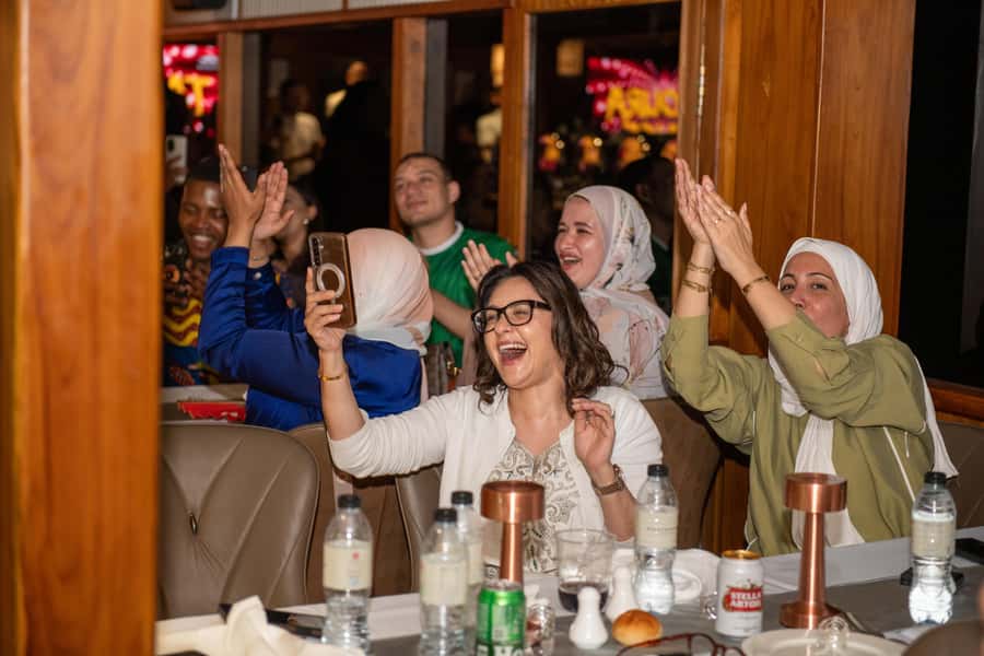 Dubai Marina: Luxury Dinner Cruise, Live Show, Open Bar & DJ - Why this Dubai Marina cruise works
