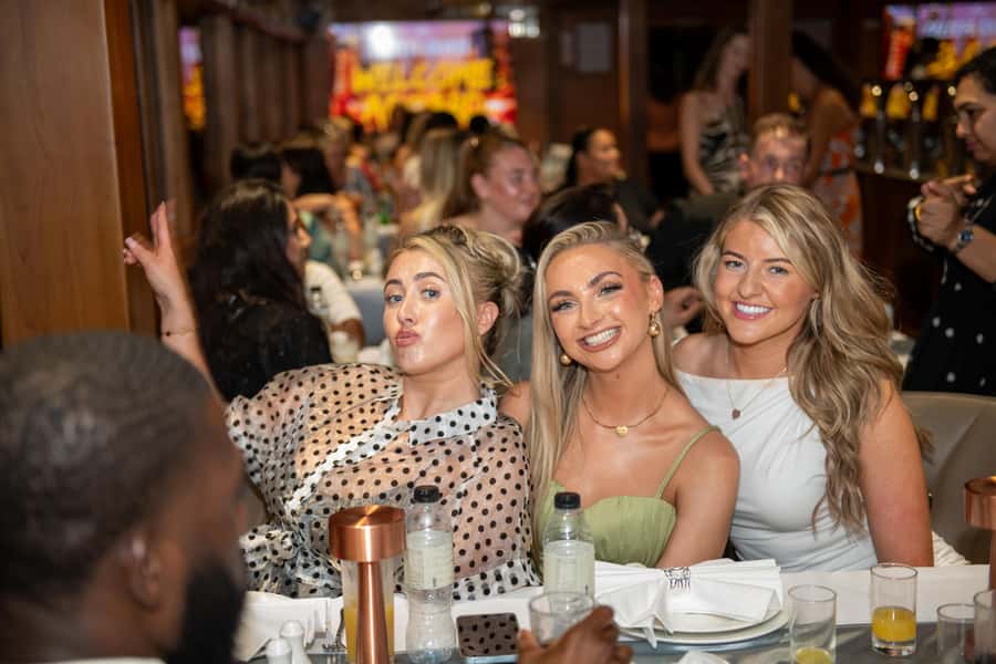 Dubai Marina: Luxury Dinner Cruise, Live Show, Open Bar & DJ - The two-hour route through Dubai Marina