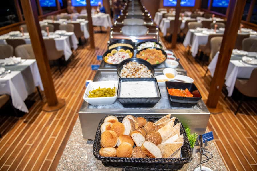Dubai Marina: Luxury Dinner Cruise, Live Show, Open Bar & DJ - Open bar options and what the $48 price means
