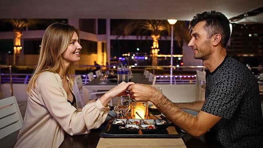 Dubai: Marina Premium Dinner Cruise with Unlimited Drinks - Who should book this Dubai Marina cruise?
