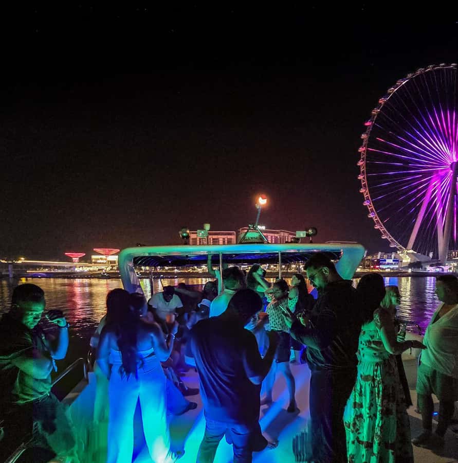 Dubai: Marina Yacht Party with BBQ, Unlimited Drinks and DJ - BBQ sliders, skewers, and the real dinner question