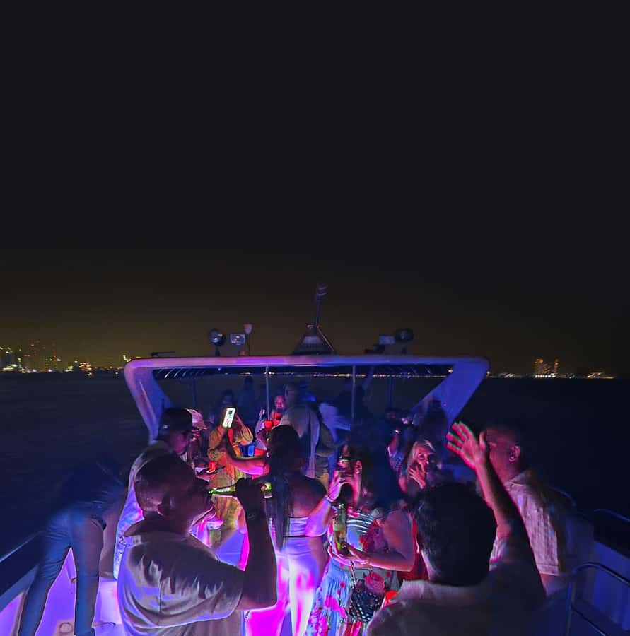 Dubai: Marina Yacht Party with BBQ, Unlimited Drinks and DJ - Is $89 good value?