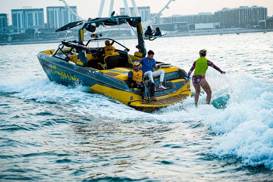 Dubai wakesurfing & wakeboarding: Snacks & drinks included! - What happens from Harbour BC-43 onward