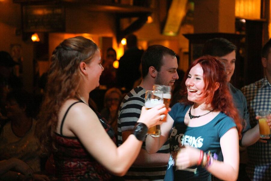 Dublin: Generation Pub Crawl - Starting at 4 Dame Lane with a Guinness