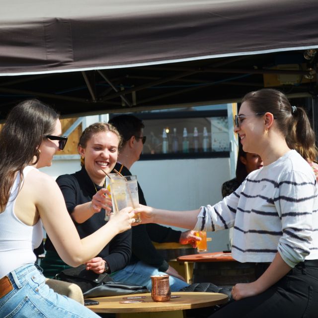 Dublin: Gin Masterclass with Welcome Drink & Tasting Flight - The welcome drink sets the tone
