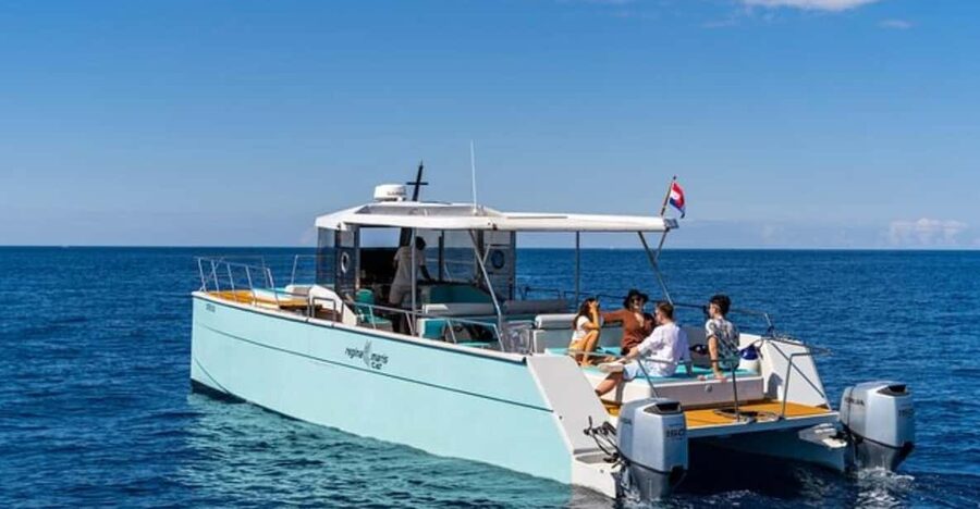 Dubrovnik: Blue Cave Catamaran Tour with Drinks and Snorkel - Šunj Beach and the rare soft sand