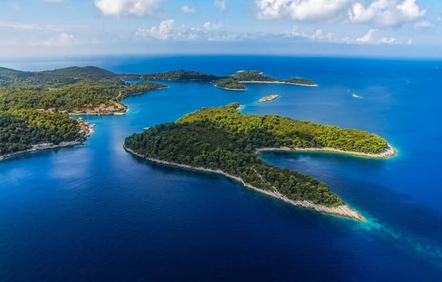 Dubrovnik: Island Boat Tour with Drinks & Lunch - Koločep and the final swim
