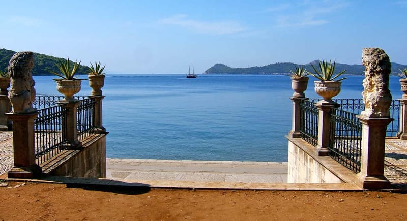 Dubrovnik: Island Boat Tour with Drinks & Lunch - Who should book this trip