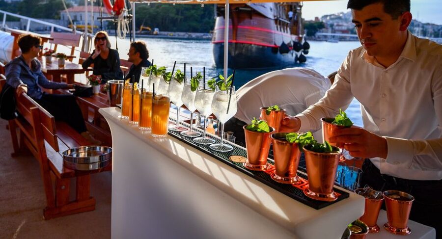 Dubrovnik: Panoramic Sunset Cocktail Cruise Around Old Town - Cocktails, bruschetta, and the useful extras