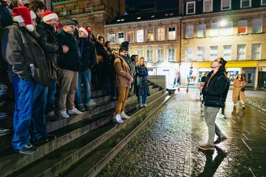 Edinburgh: 7 Bar Pub Crawl with 7 Shots & Discounts - Key points before you book