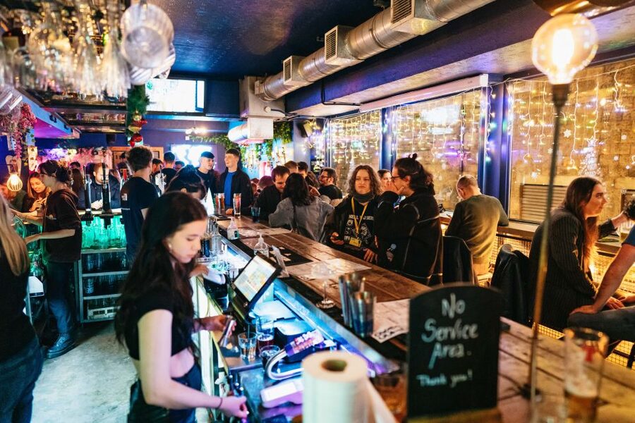 Edinburgh: 7 Bar Pub Crawl with 7 Shots & Discounts - The seven free shots, with a small but important catch