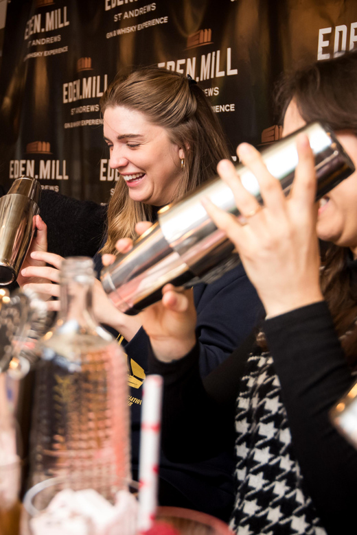 Edinburgh: Love Gin Cocktail Masterclass - Why the Bramble makes a good first cocktail lesson