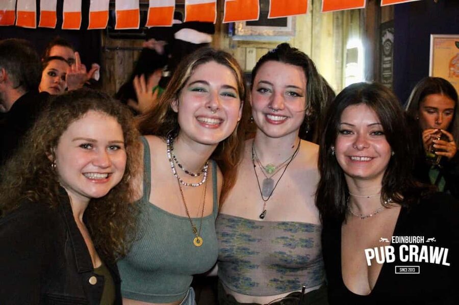 Edinburgh: The Original Pub Crawl 7 Bars 7 Shots & Discounts - Stop one: the opening venue and group introductions
