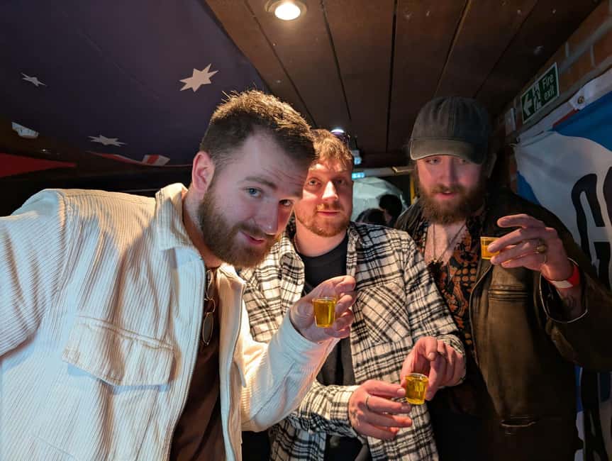 Edinburgh: Ultimate Pub Crawl Party with 7 Bars & 1 Club - Dress, ID, and What to Carry