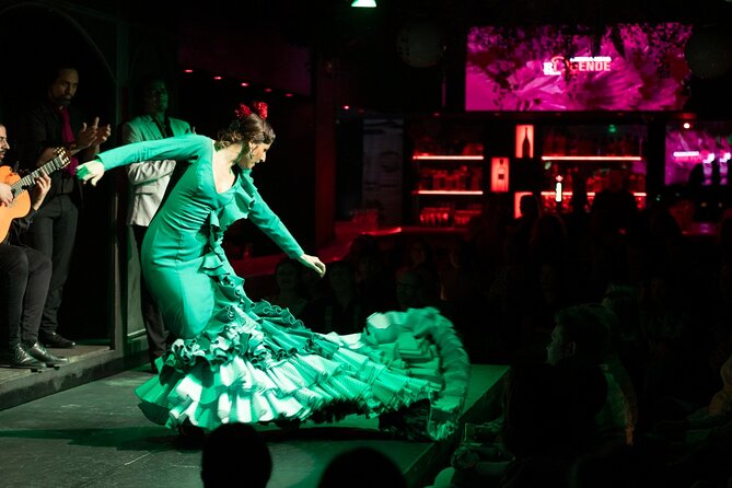 El Duende Flamenco Show with drink option at La Rambla Barcelona - A close-up flamenco show on La Rambla