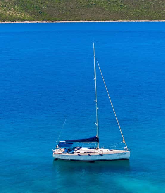 Elegant Day-Sailing Tour-Lunch&Drinks included - Leaving Marina Tankerkomerc for the Zadar archipelago