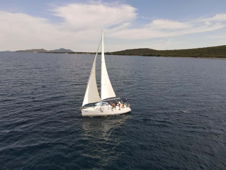 Elegant Day-Sailing Tour-Lunch&Drinks included - Why the skipper can make or break the day