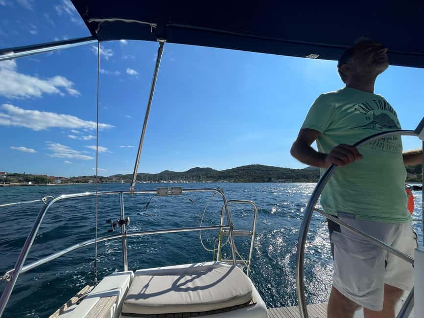 Elegant Day-Sailing Tour-Lunch&Drinks included - Who should book this experience