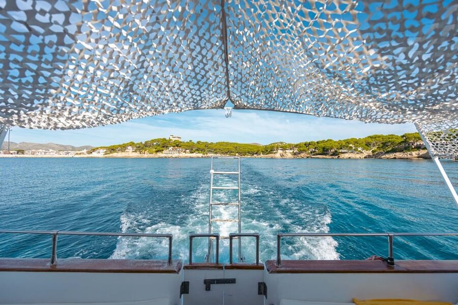 Excursión en barco por la tarde con bebidas y snacks - The optional pickup network
