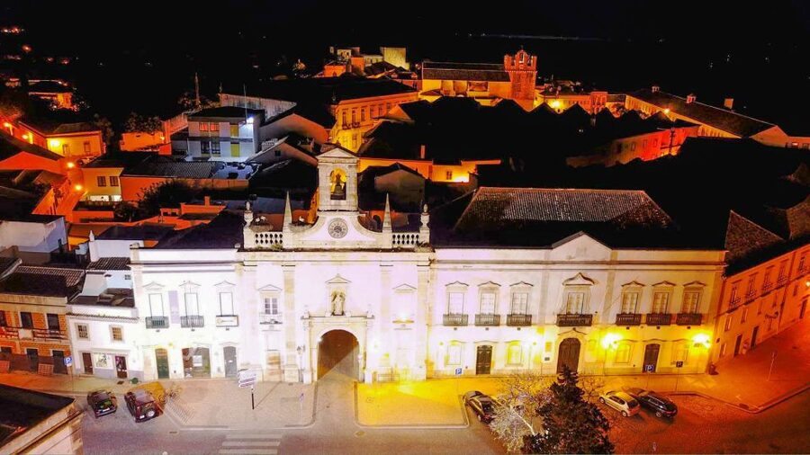 Faro: Night Segway Tour with Cocktails - Key Points At A Glance