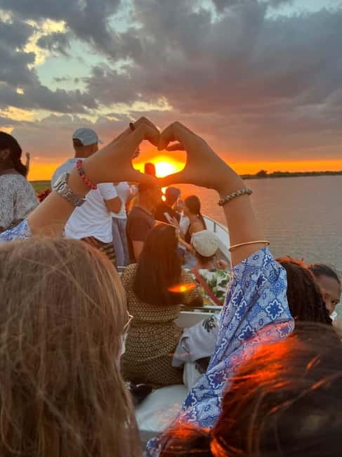 Fireworks Cruise with Drinks - The 9 PM departure and sunset cruise