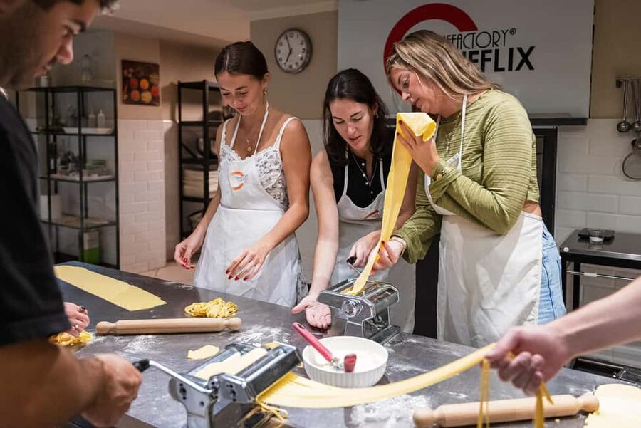 Florence: Handmade Pasta & Dessert Class with Unlimited Wine - The chefs make the difference