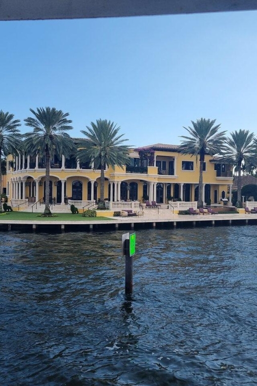 Fort Lauderdale: Millionaire's Row Cruise with Drinks - The New River reveals Fort Lauderdale’s local side