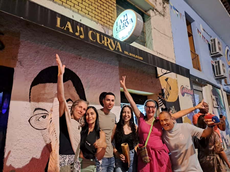 Friday Salsa Pub Crawl in Cali - Who should book this salsa crawl?