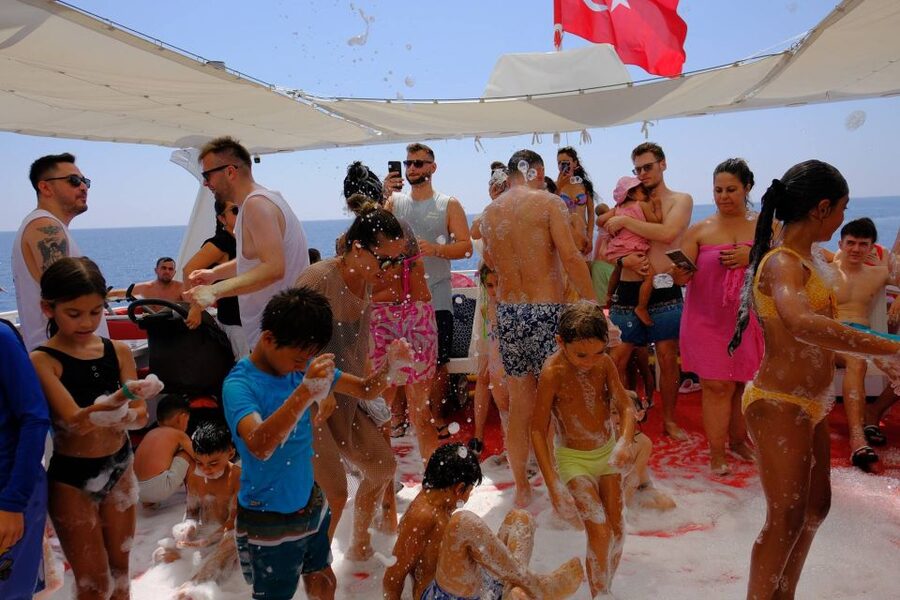 From Alanya: Boat Tour with Unlimited Soft Drinks and Lunch - Who will enjoy this Alanya cruise most
